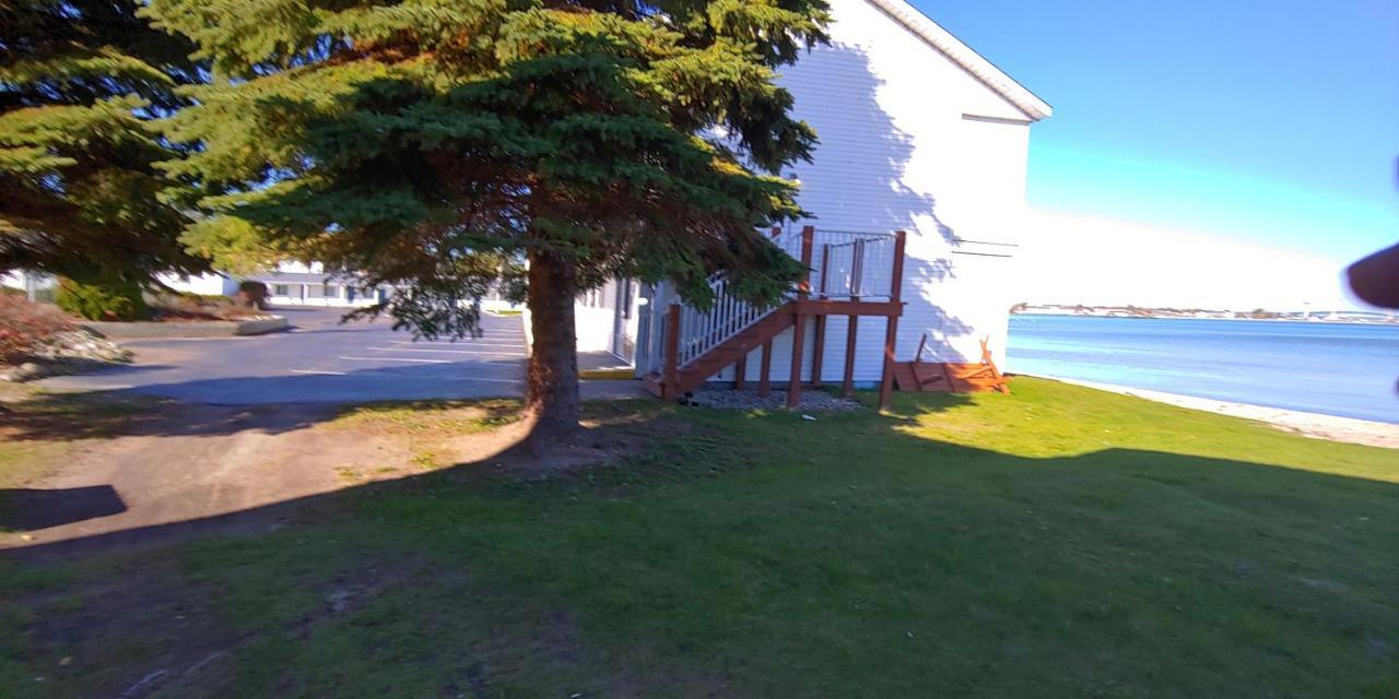 Sunrise Beach Motel Mackinaw Stadt Exterior foto