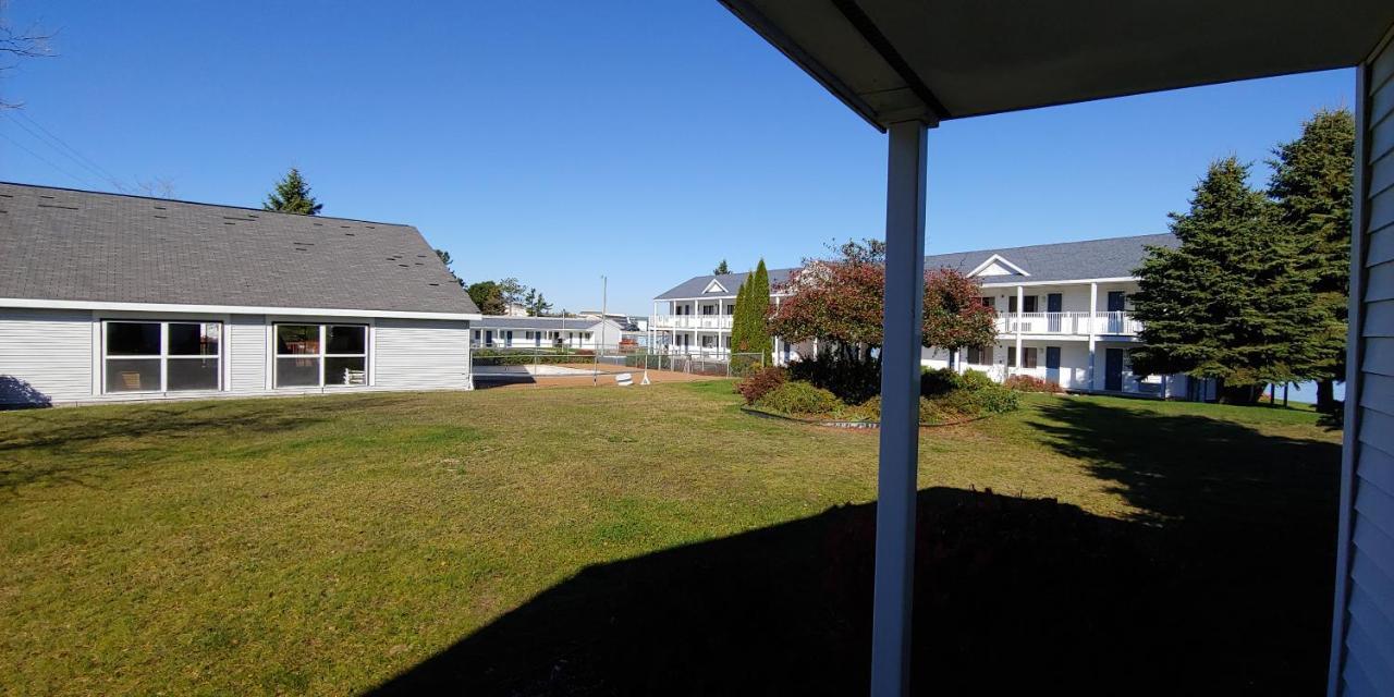 Sunrise Beach Motel Mackinaw Stadt Exterior foto